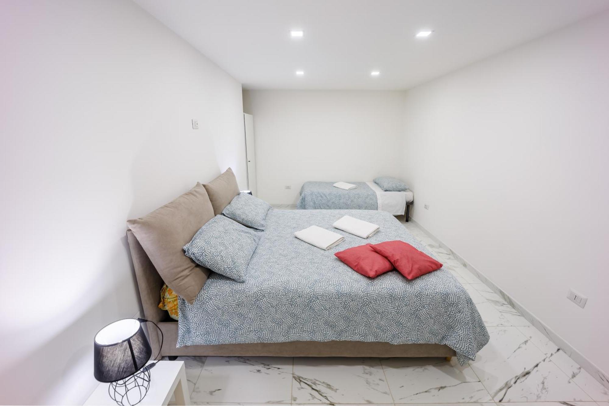 Man House * Napoli